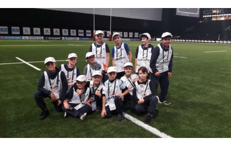 Les U12 ramasseurs de balles pour la première du Racing à l'U Arena